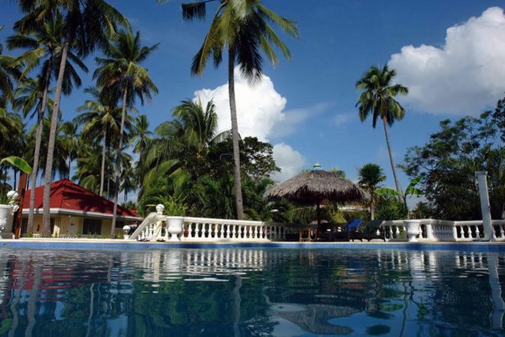 Whispering Palms Island Resort Bacolod Esterno foto