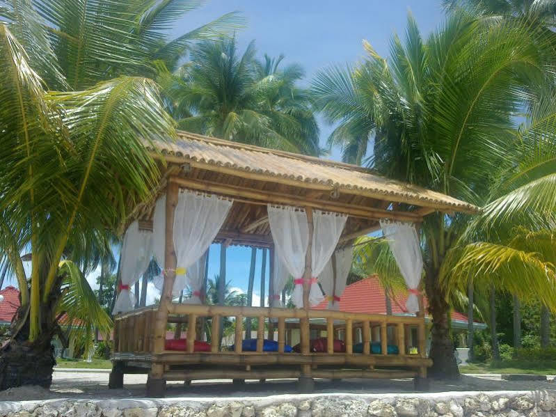 Whispering Palms Island Resort Bacolod Esterno foto