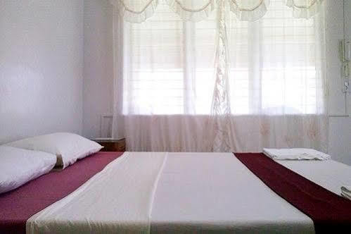 Whispering Palms Island Resort Bacolod Esterno foto