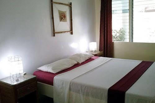 Whispering Palms Island Resort Bacolod Esterno foto