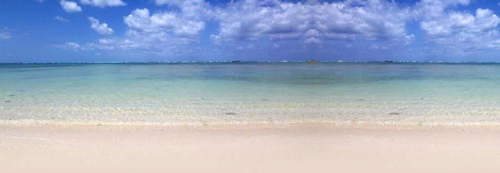 Whispering Palms Island Resort Bacolod Esterno foto